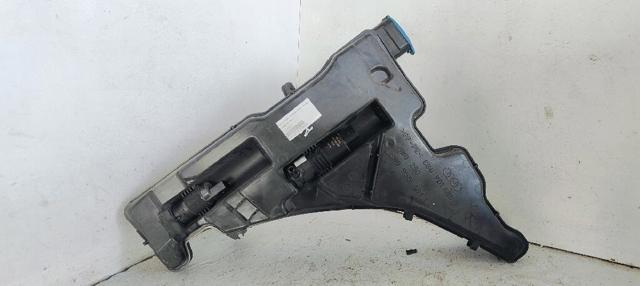 Zbiorniczek spryskiwacza szyb 8W0955451L VAG