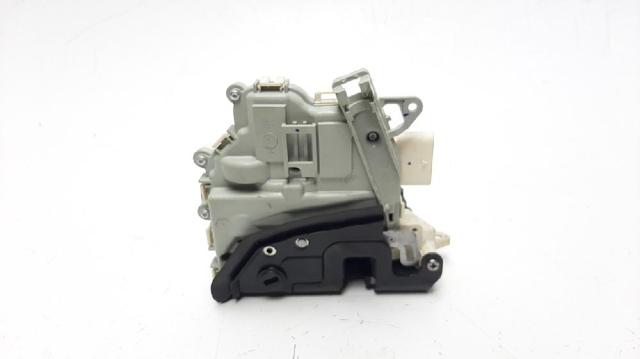 Zamek drzwi tylnych lewych 8X0839015C VAG