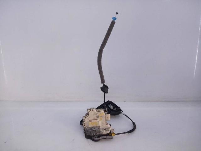 Zamek drzwi tylnych prawych 8X0839016 VAG