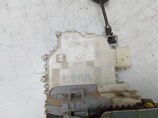 Zamek drzwi tylnych prawych 8X0839016 VAG