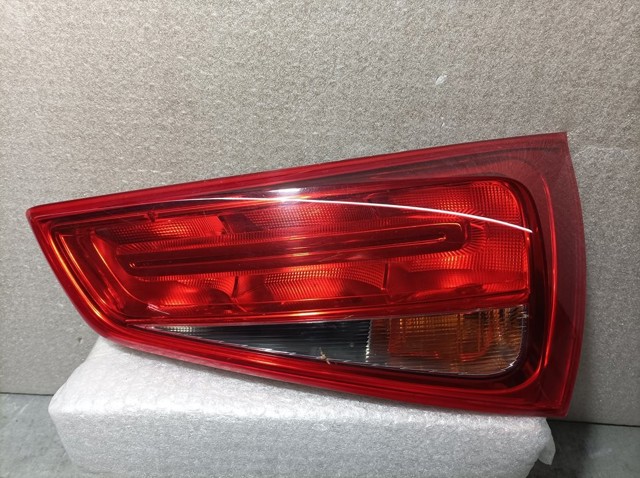 Lampa zespolona tylna prawa 8X0945094D VAG