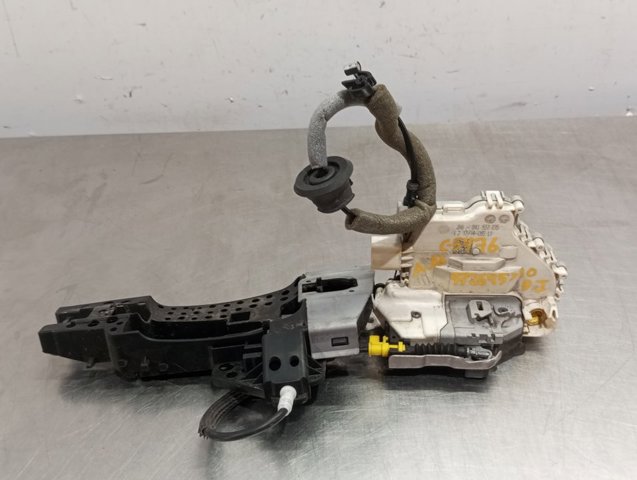 Zamek drzwi przednich lewych 8X1837015 VAG