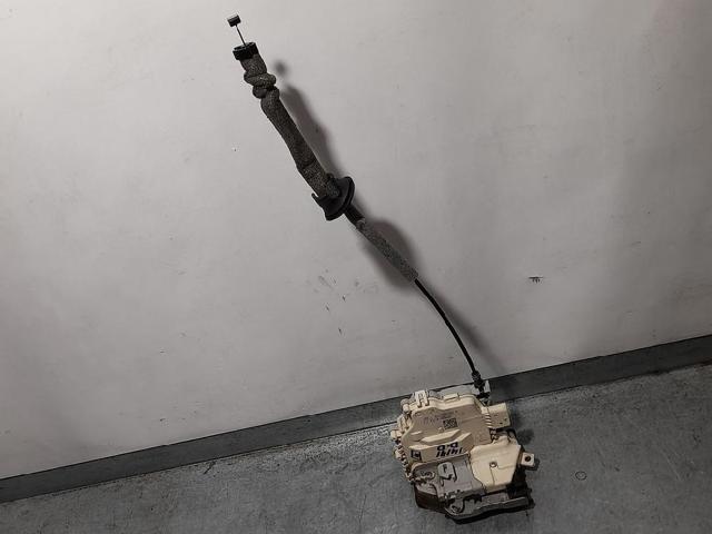 Zamek drzwi przednich prawych 8X1837016 VAG