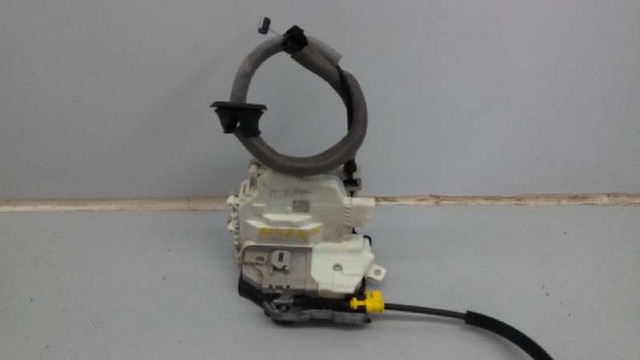 Zamek drzwi przednich prawych 8X1837016C VAG