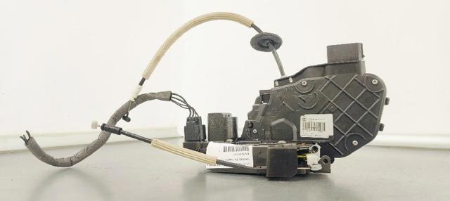 Zamek drzwi tylnych prawych 8X2A26412AC LAND ROVER