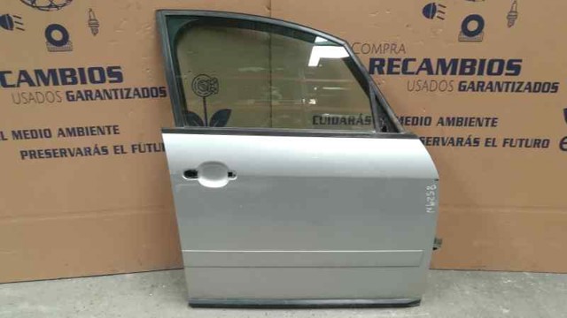 Drzwi przednie prawe 8Z0831052A VAG