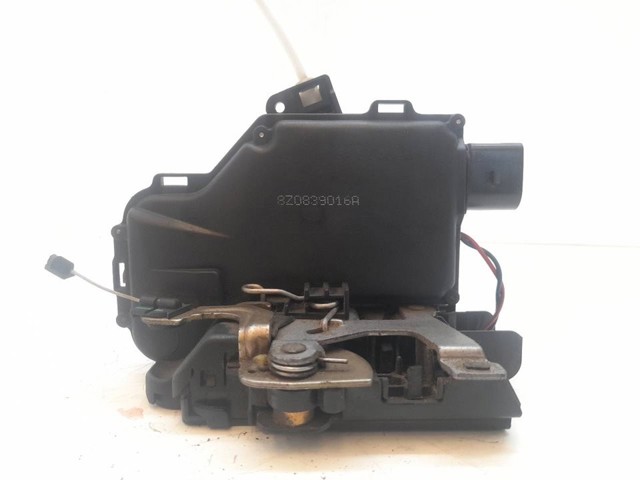 Zamek drzwi tylnych prawych 8Z0839016A VAG