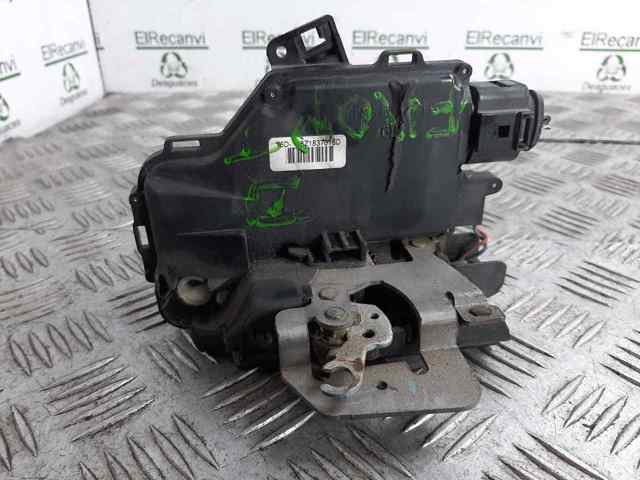 Zamek drzwi przednich prawych 8Z1837016D VAG