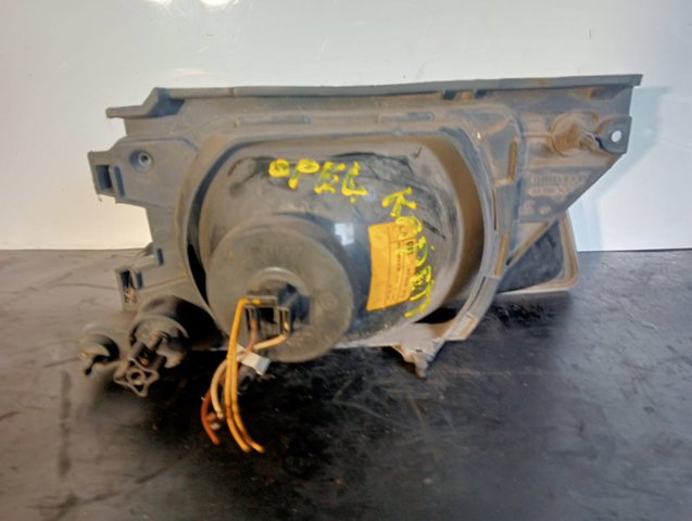 Reflektor lewy 90008019 OPEL