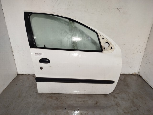 Drzwi przednie prawe 9004AQ PEUGEOT