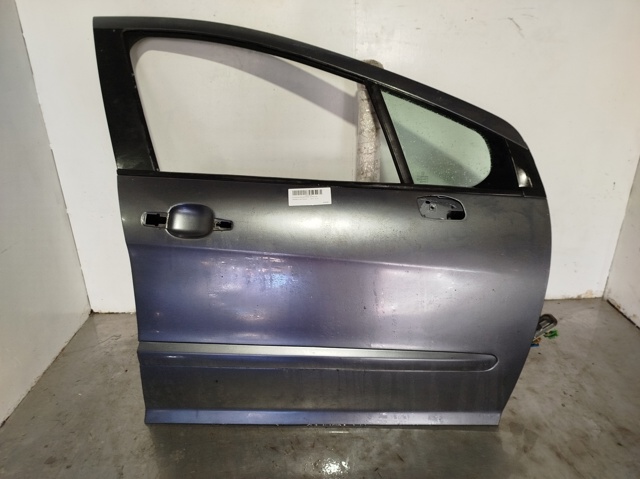 Drzwi przednie prawe 9004CC PEUGEOT
