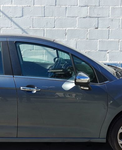 Drzwi przednie prawe 9004CG PEUGEOT