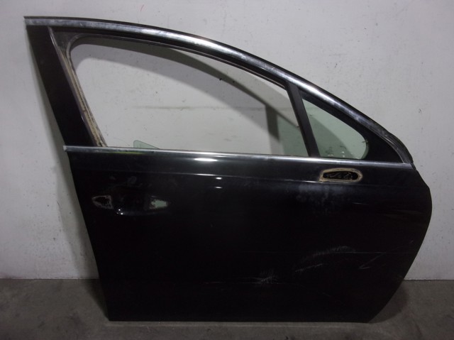 Drzwi przednie prawe 9004CZ PEUGEOT