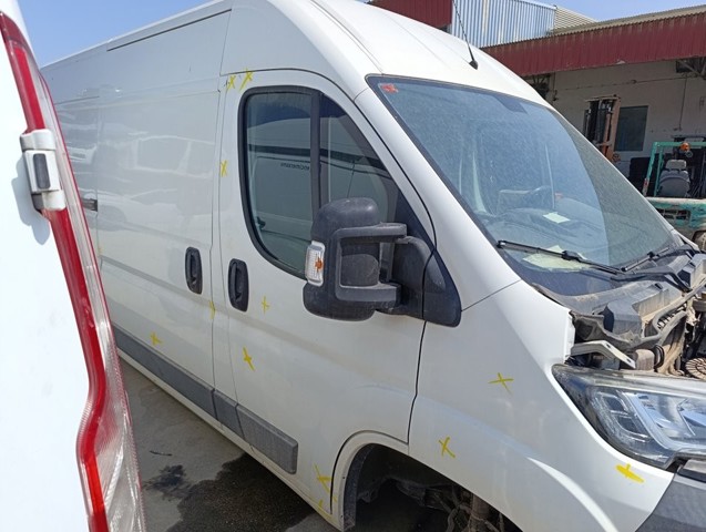 Drzwi przednie prawe 9004EC PEUGEOT