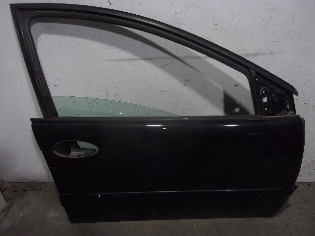 Drzwi przednie prawe 9004P0 PEUGEOT