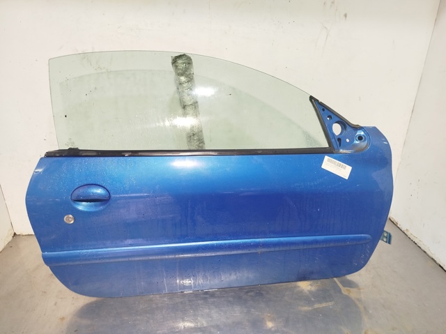 Drzwi przednie prawe 9004P1 PEUGEOT