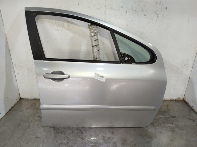 Drzwi przednie prawe 9004S7 PEUGEOT