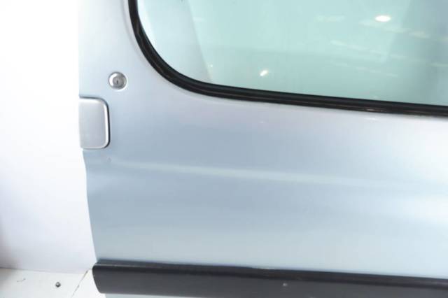 Drzwi przednie prawe 9004W2 PEUGEOT