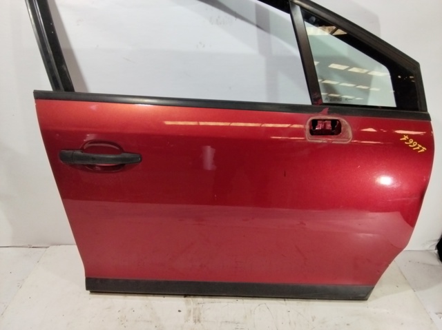 Drzwi przednie prawe 9004W4 PEUGEOT