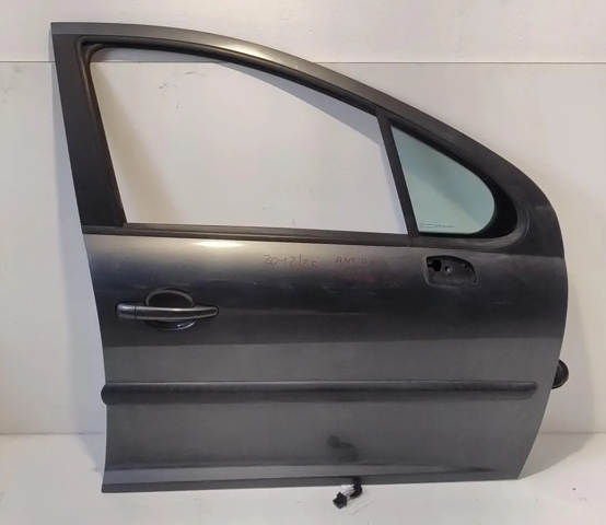 Drzwi przednie prawe 9004X8 PEUGEOT