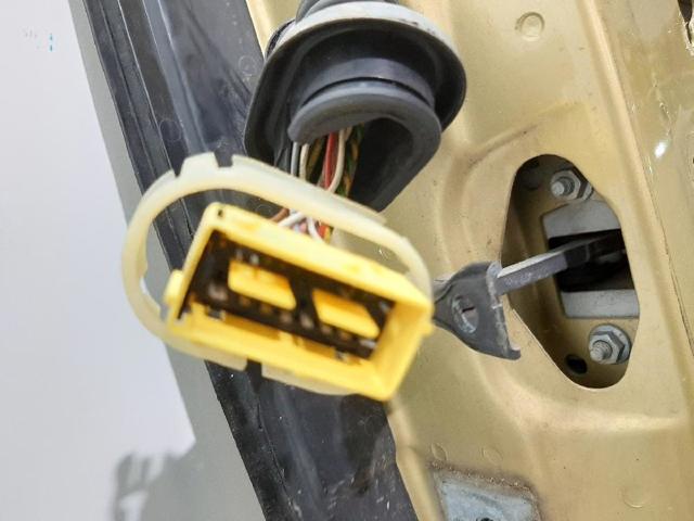 Drzwi przednie prawe 9004Y0 PEUGEOT