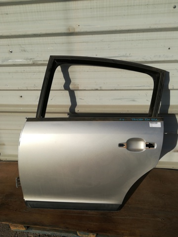 Drzwi tylne lewe 9006H8 PEUGEOT