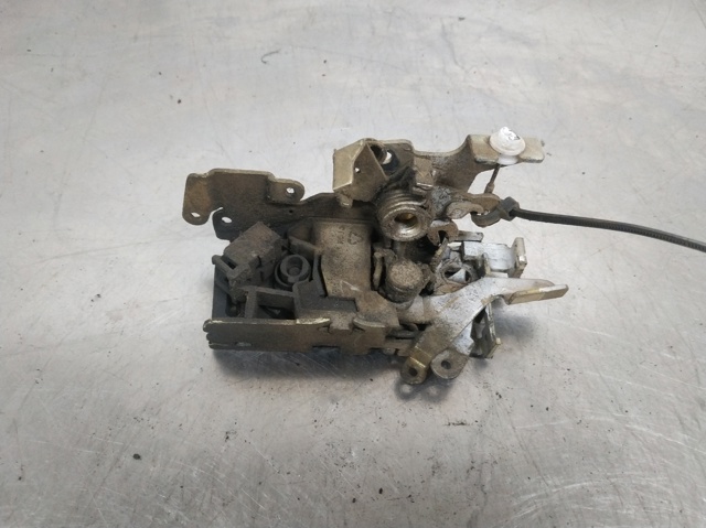 Zamek drzwi przednich lewych 9017200135 MERCEDES