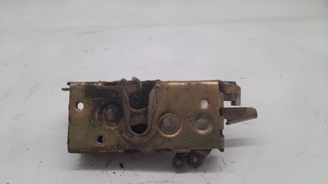 Zamek drzwi przednich prawych 9017200235 MERCEDES
