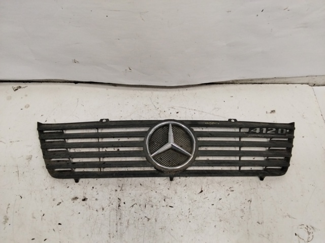 Atrapa chłodnicy 9018880123 MERCEDES