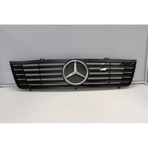 Atrapa chłodnicy 9018880123 MERCEDES