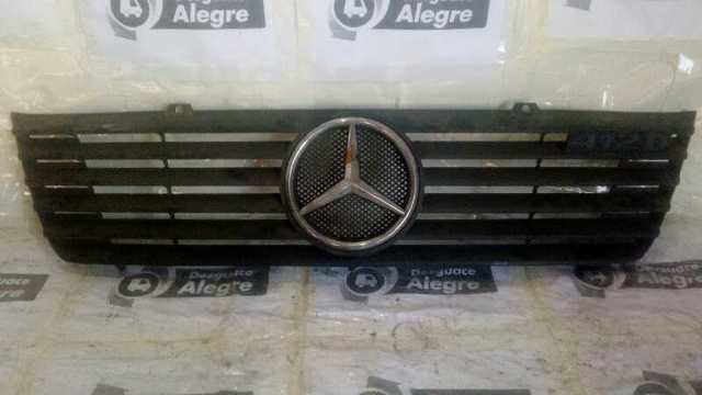Atrapa chłodnicy 9018880123 MERCEDES
