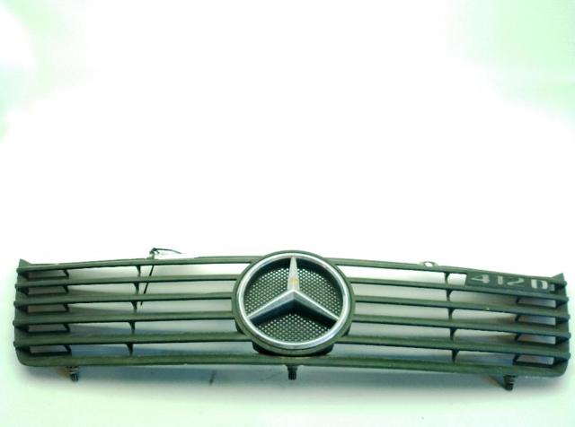 Atrapa chłodnicy 9018880123 MERCEDES