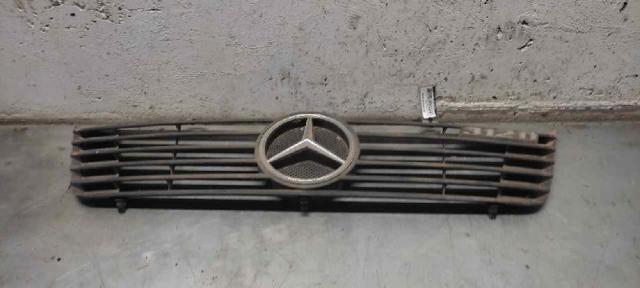 Atrapa chłodnicy 9018880123 MERCEDES