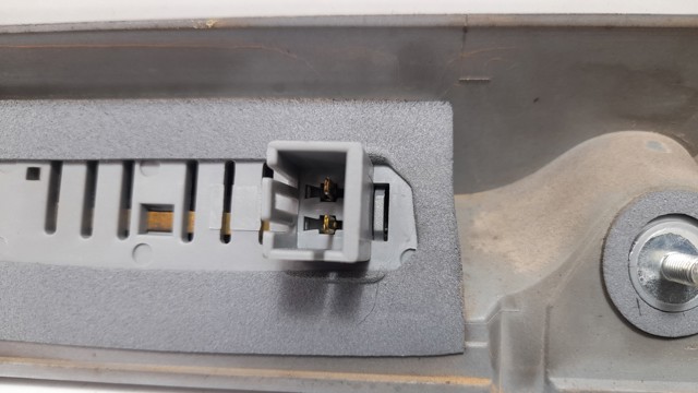 Lampa oświetlenia tylnej tablicy rejestracyjnej 90213642 OPEL