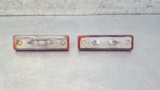 Lampa oświetlenia tylnej tablicy rejestracyjnej 90213642 OPEL
