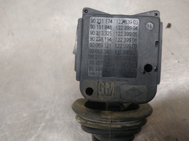 Przełącznik zespolony lewy 90221174 OPEL