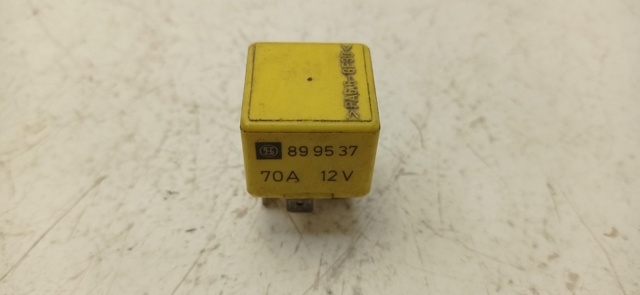 Przekaźnik pompy paliwa elektrycznej 90226846 MERCEDES