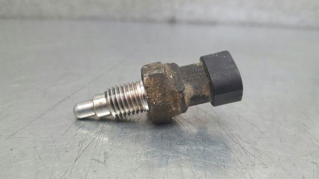 Czujnik włączania światła cofania 90245033 OPEL