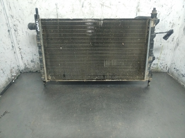 Chłodnica silnika 90325465 OPEL