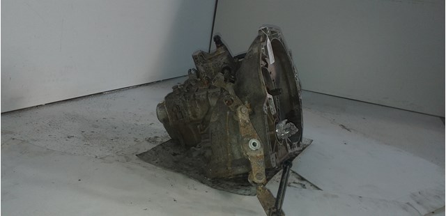 Mechaniczna skrzynia biegów w komplecie 90400197 OPEL