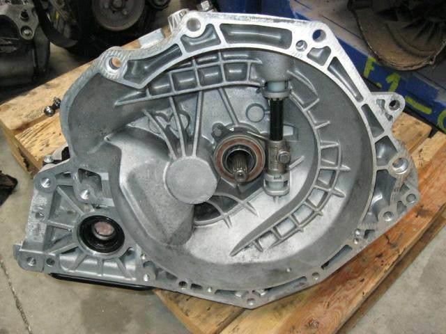 Mechaniczna skrzynia biegów w komplecie 90400197 OPEL