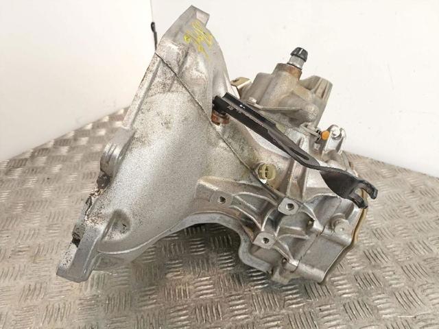 Mechaniczna skrzynia biegów w komplecie 90400197 OPEL