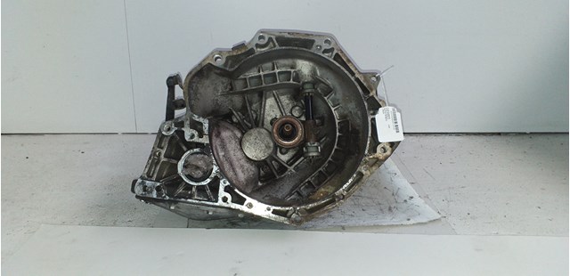 Mechaniczna skrzynia biegów w komplecie 90400197 OPEL