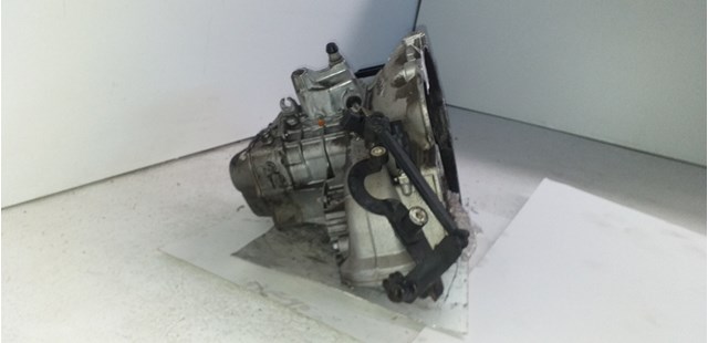 Mechaniczna skrzynia biegów w komplecie 90400197 OPEL