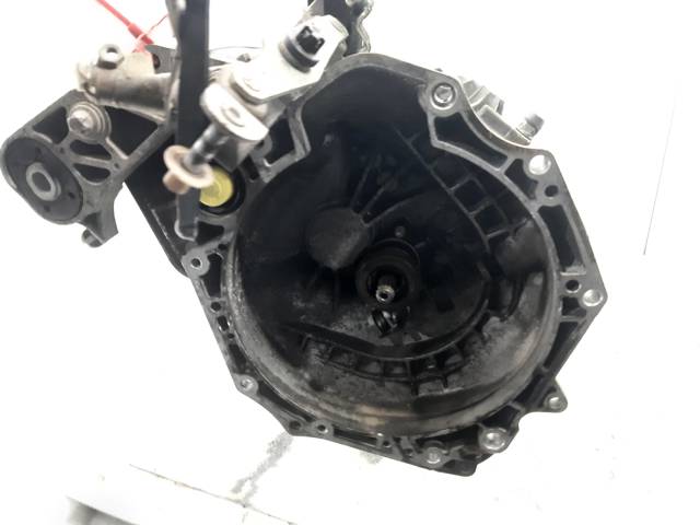 Mechaniczna skrzynia biegów w komplecie 90400197 OPEL