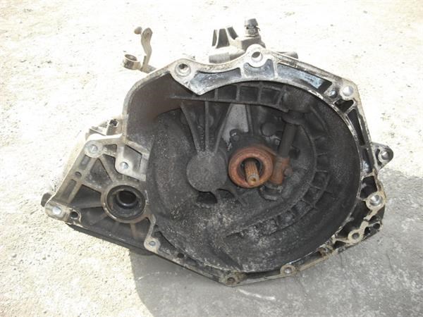 Mechaniczna skrzynia biegów w komplecie 90400197 OPEL