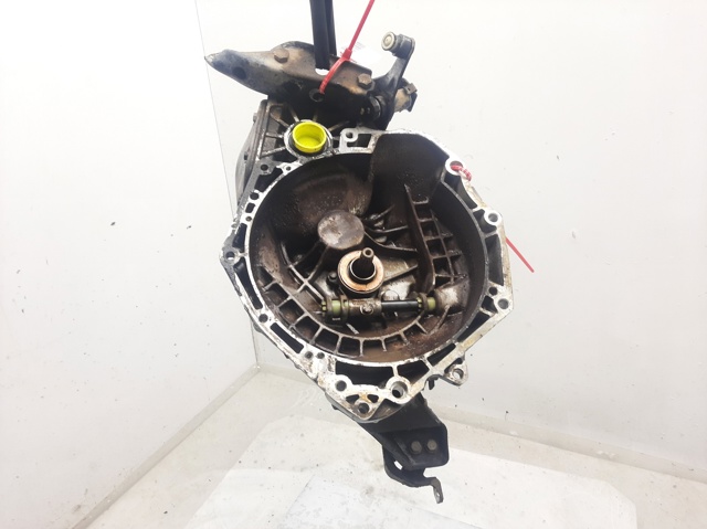 Mechaniczna skrzynia biegów w komplecie 90400197 OPEL