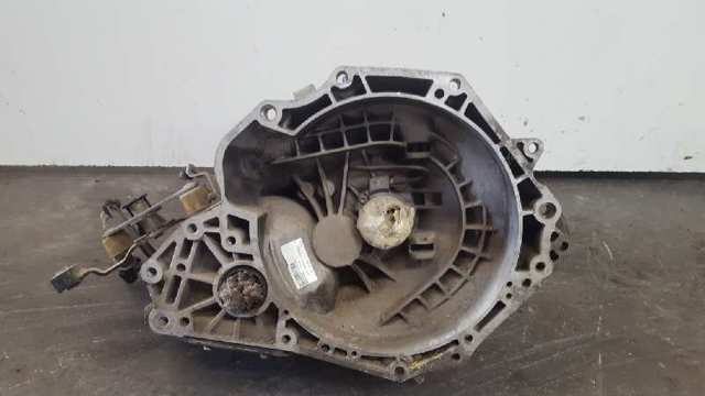 Mechaniczna skrzynia biegów w komplecie 90400209 OPEL