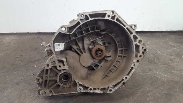 Mechaniczna skrzynia biegów w komplecie 90400209 OPEL