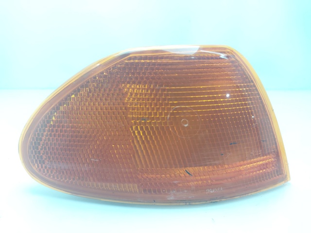 Kierunkowskaz prawy 90421896 OPEL
